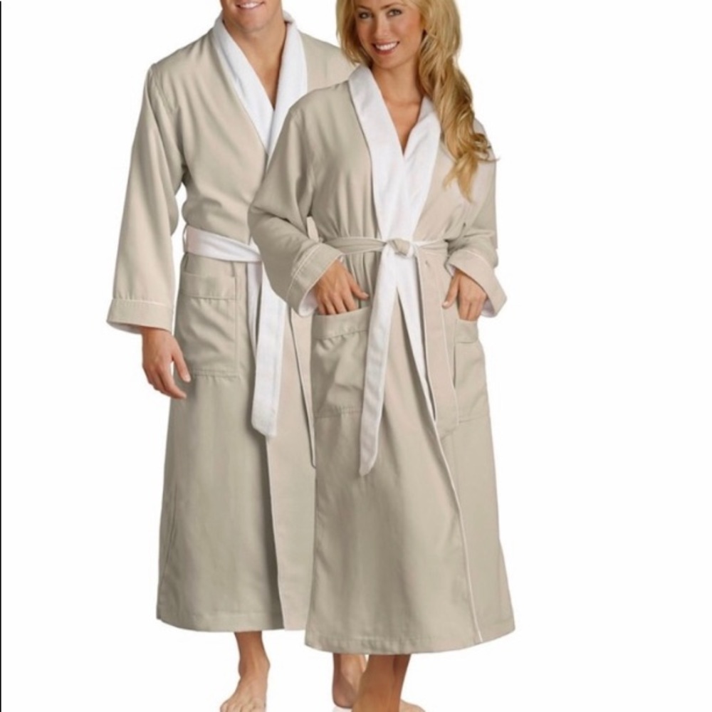 TY presidential collection robe - size large. Tan/peach color